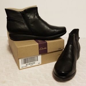 030 Clarks boots